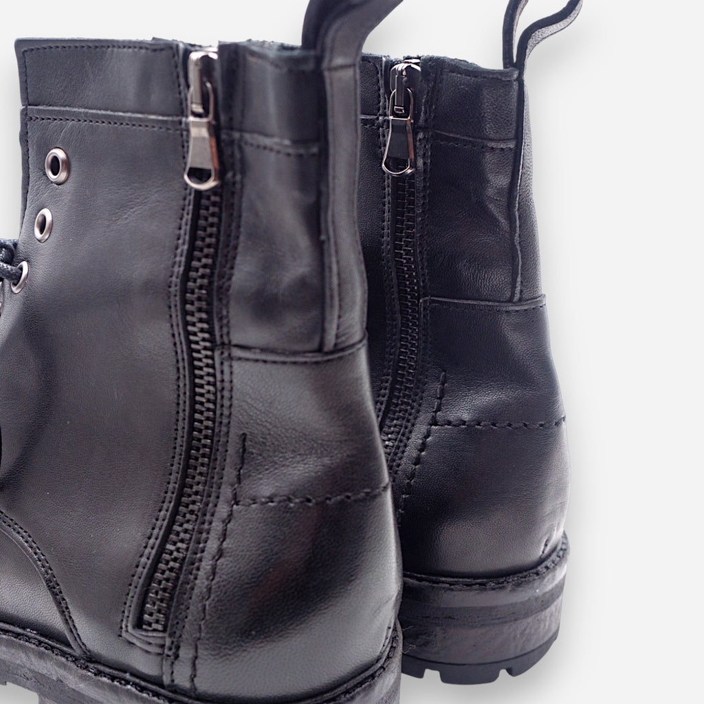 JP/DAVID Papua Men's Black Leather Amphibians 3830/180