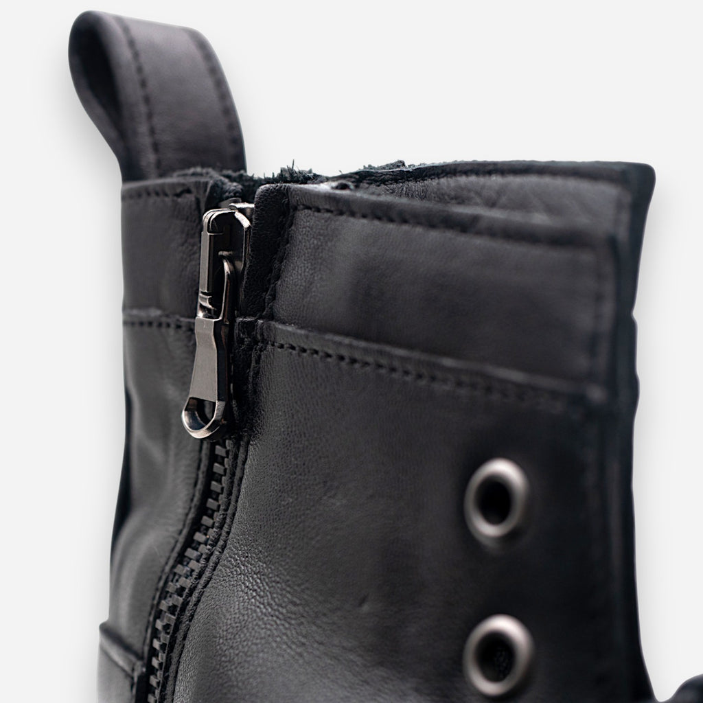JP/DAVID Papua Men's Black Leather Amphibians 3830/180