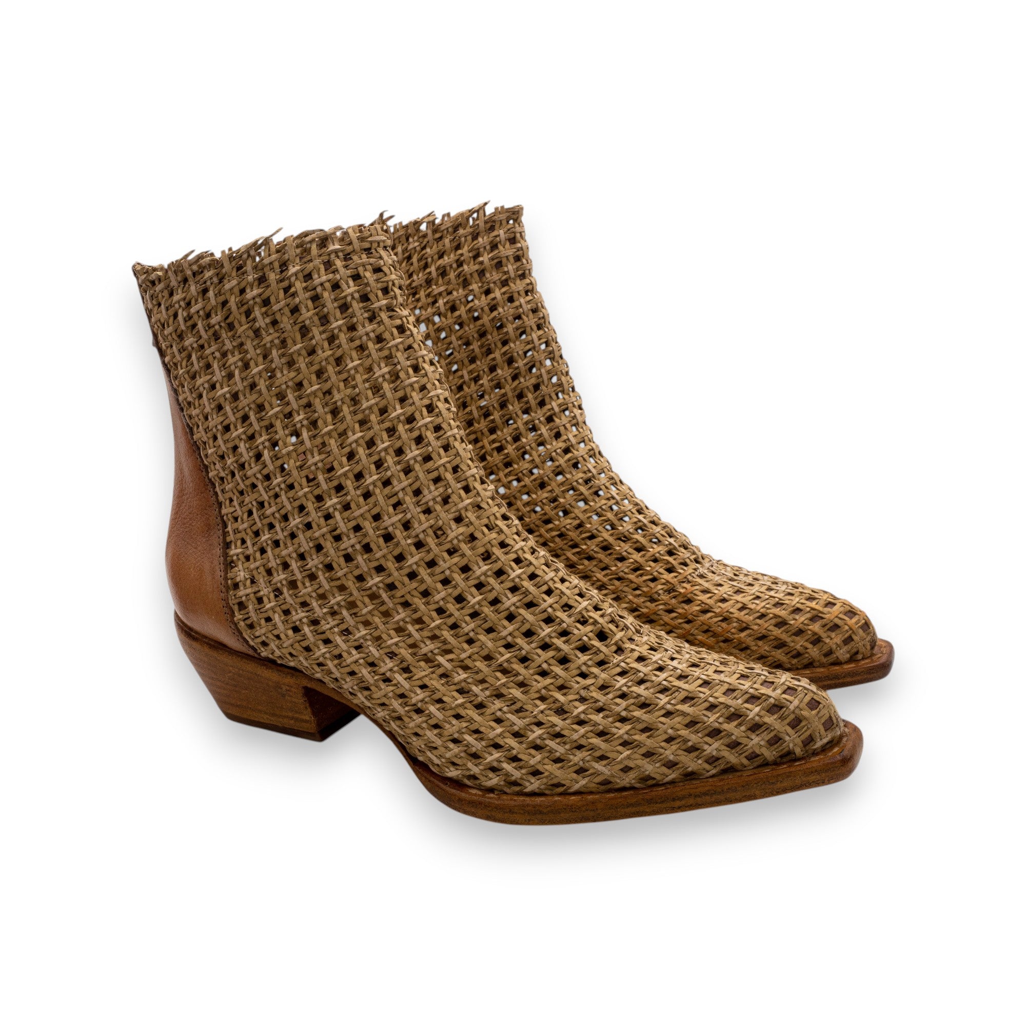 JP/DAVID Women's Braided Ankle Boot Candy Hazelnut Washed 2216-2-2